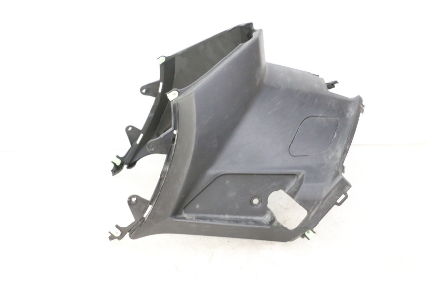 photo de CARENA SOTTO SELLA PEUGEOT STREETZONE I NAKED 2T 50 (2018 - 2020) - Zoom sullo stato d'uso