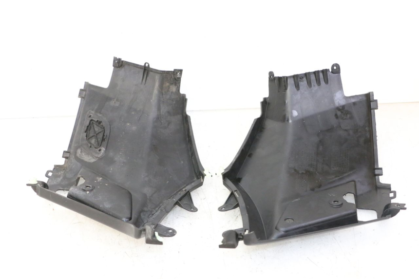 photo de CARENA SOTTO SELLA PEUGEOT STREETZONE I NAKED 2T 50 (2018 - 2020) - Altra angolazione