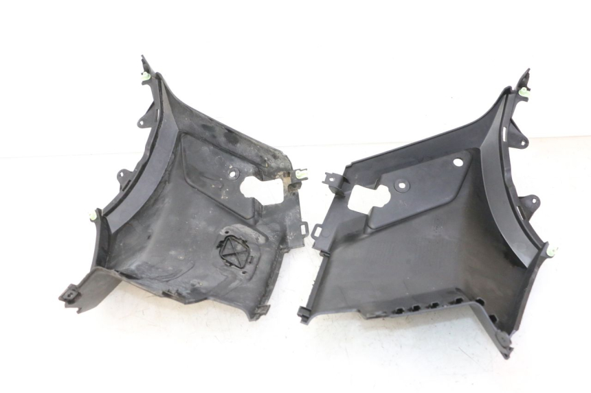 photo de CARENA SOTTO SELLA PEUGEOT STREETZONE I NAKED 2T 50 (2018 - 2020) - Stato della superficie e materiale