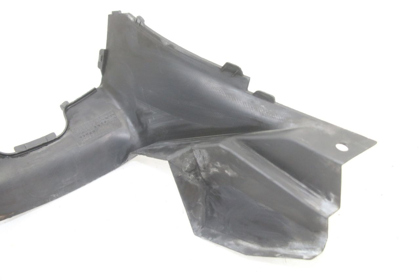 photo de CARENA SOTTO SELLA SUZUKI BURGMAN 125 (2015 - 2017) - Dettagli dei punti di fissaggio