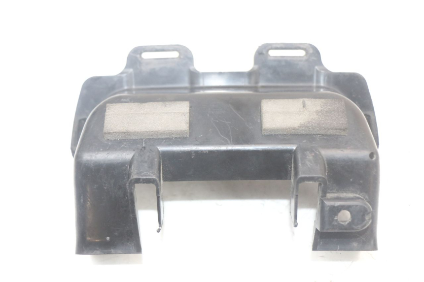 photo de COPERCHIO SOTTO SELLA SUZUKI SV N 650 (1999 - 2002) - Altra angolazione