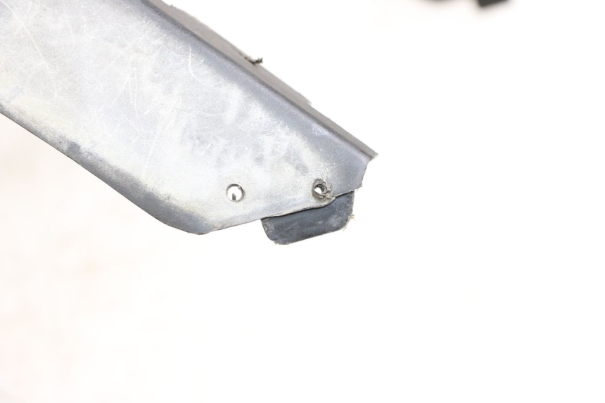 photo de CARENA SOTTO SELLA PIAGGIO TYPHOON 50 (2000 - 2009) - Dettaglio del componente