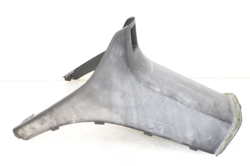 photo de CARENA SOTTO SELLA PIAGGIO TYPHOON 50 (2000 - 2009) - Dettagli dei punti di fissaggio