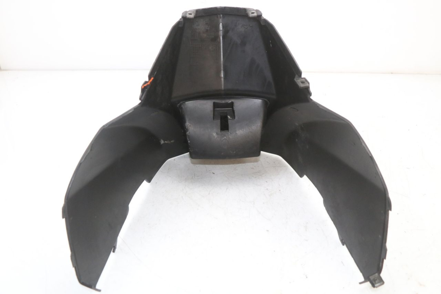 photo de COPERCHIO SOTTO SELLA PEUGEOT VIVACITY NEW 4T 50 (2008 - 2017) - Primo piano tecnico