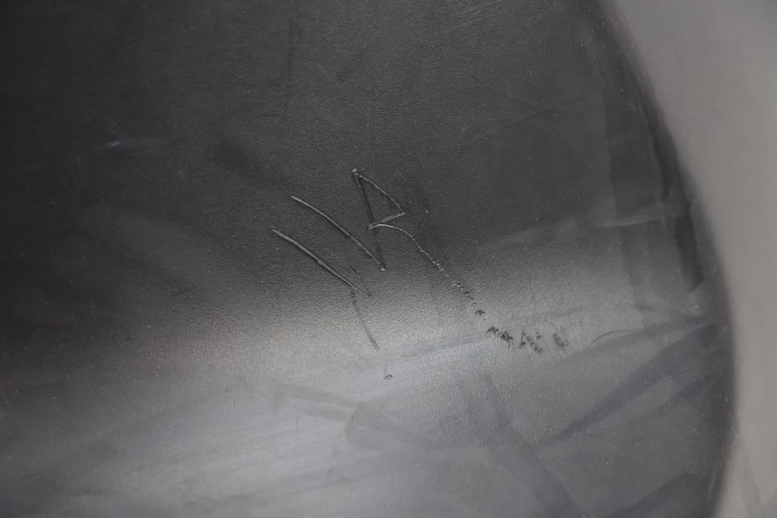 photo de COPERCHIO SOTTO SELLA PEUGEOT VIVACITY 50 (2004 - 2009) - Zoom sullo stato d'uso