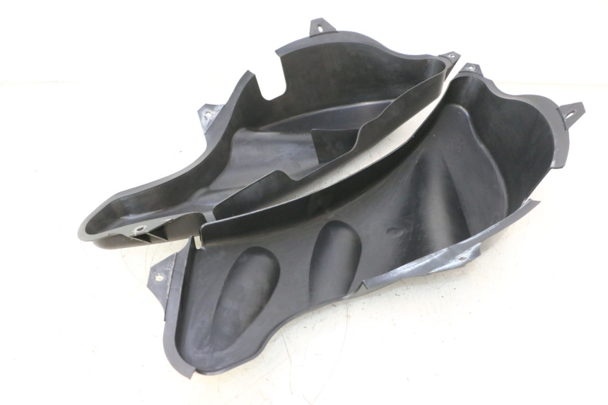 photo de CARENA SOTTO SELLA YAMAHA WAVE RUNNER GP R 1200 (2000 - 2003) - Zoom sullo stato d'uso