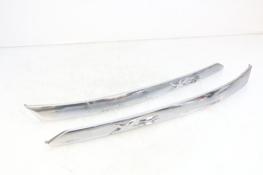 photo de COPERCHIO SOTTO SELLA PIAGGIO X8 125 (2004 - 2007) - Primo piano ad alta risoluzione