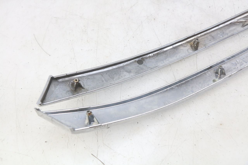 photo de COPERCHIO SOTTO SELLA PIAGGIO X8 125 (2004 - 2007) - Ricambio usato controllato