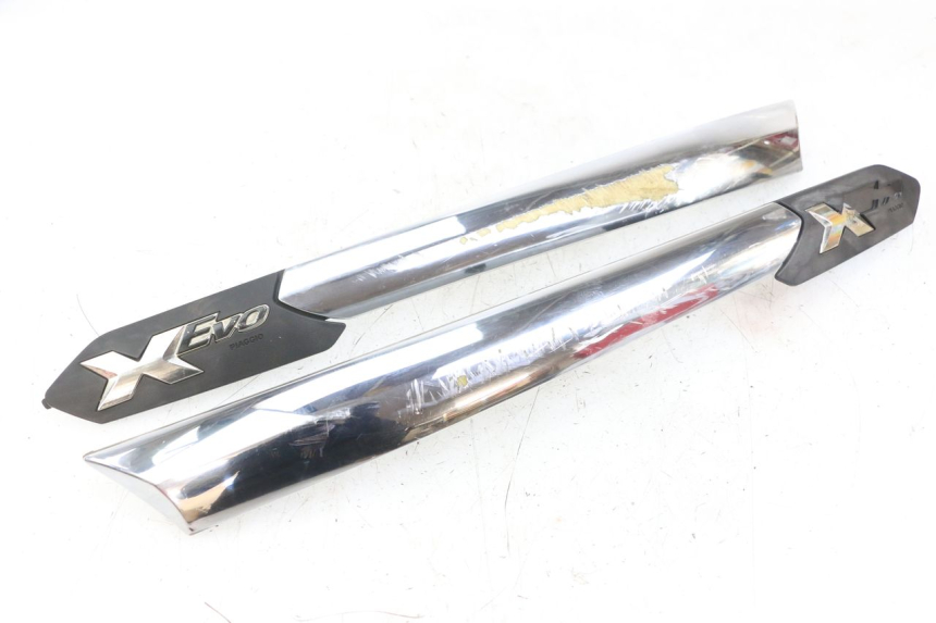 photo de CARENA SOTTO SELLA PIAGGIO XEVO - X EVO 125 (2007 - 2017) - Vista principale