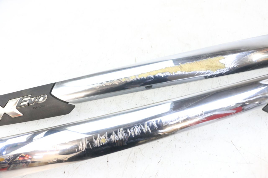 photo de CARENA SOTTO SELLA PIAGGIO XEVO - X EVO 125 (2007 - 2017) - Zoom sullo stato d'uso