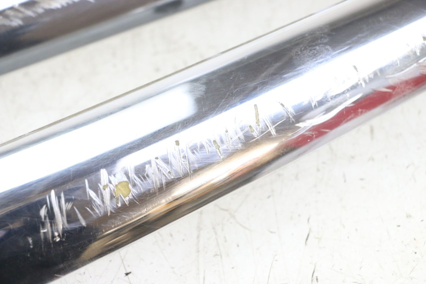 photo de CARENA SOTTO SELLA PIAGGIO XEVO - X EVO 125 (2007 - 2017) - Dettagli dei punti di fissaggio