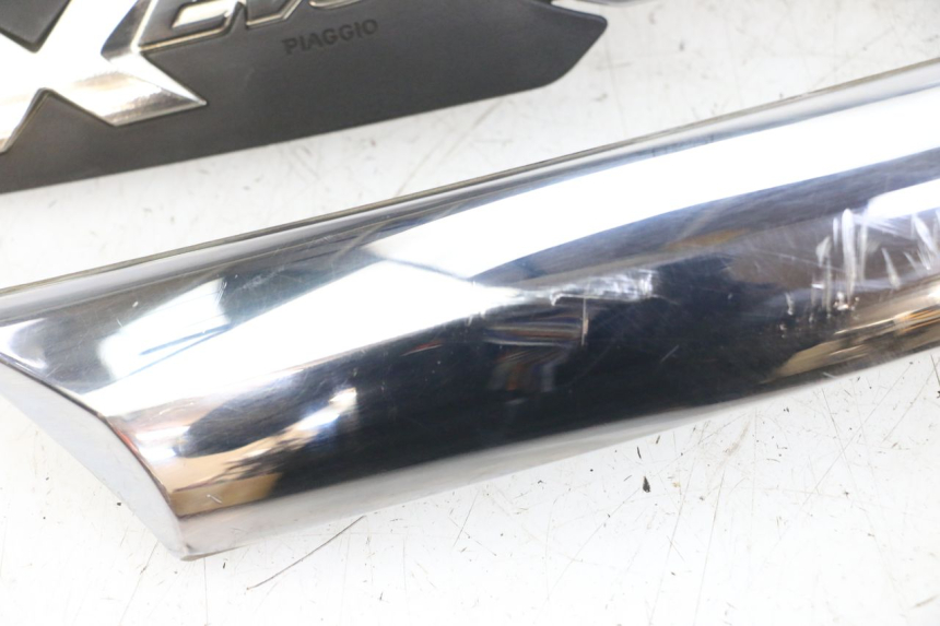 photo de CARENA SOTTO SELLA PIAGGIO XEVO - X EVO 125 (2007 - 2017) - Stato della superficie e materiale