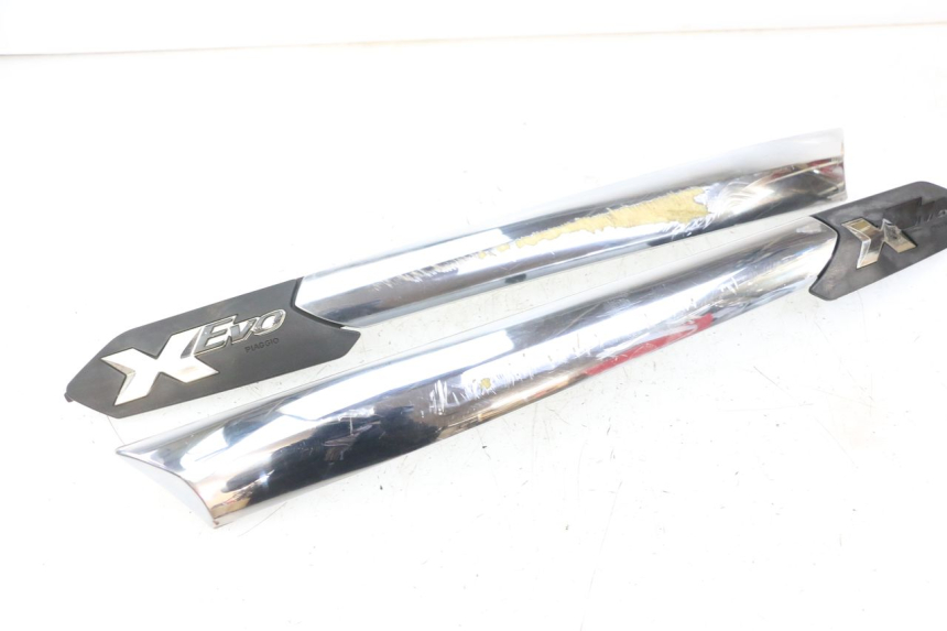 photo de CARENA SOTTO SELLA PIAGGIO XEVO - X EVO 125 (2007 - 2017) - Marcature e riferimenti originali