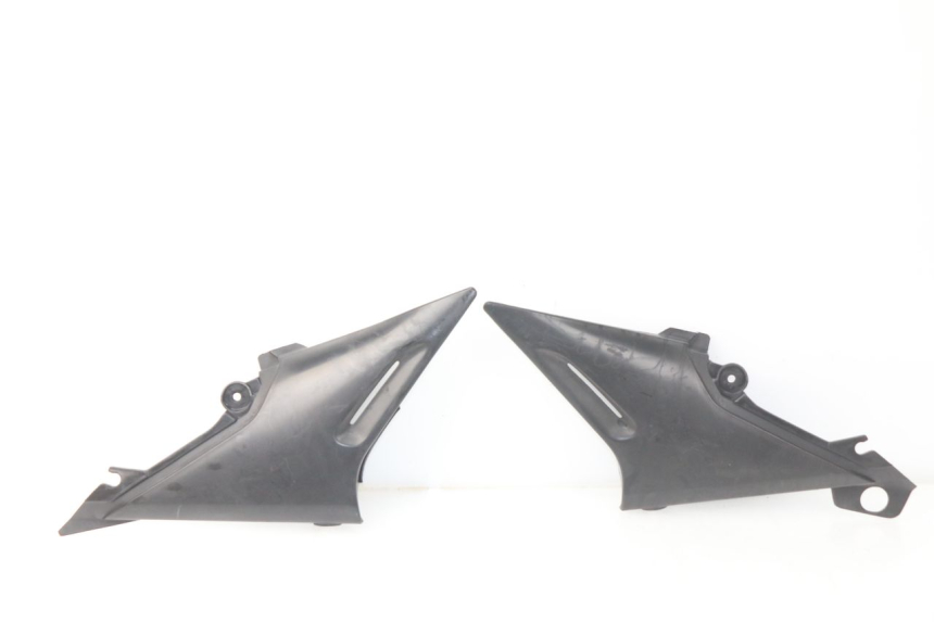 photo de COPERCHIO SOTTO SELLA YAMAHA XJ600 XJ DIVERSION 600 (1992 - 1997) - Vista principale