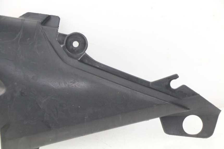 photo de COPERCHIO SOTTO SELLA YAMAHA XJ600 XJ DIVERSION 600 (1992 - 1997) - Altra angolazione