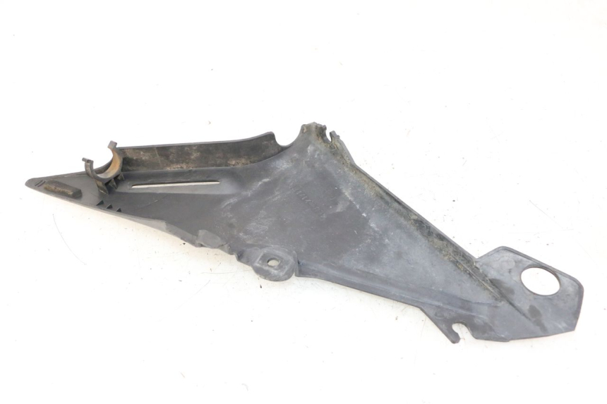 photo de CARENA SOTTO SELLA YAMAHA XJN DIVERSION 600 (2000 - 2003) - Caratteristiche distintive