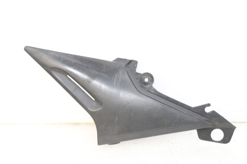 photo de CARENA SOTTO SELLA YAMAHA XJN DIVERSION 600 (2000 - 2003) - Marcature e riferimenti originali