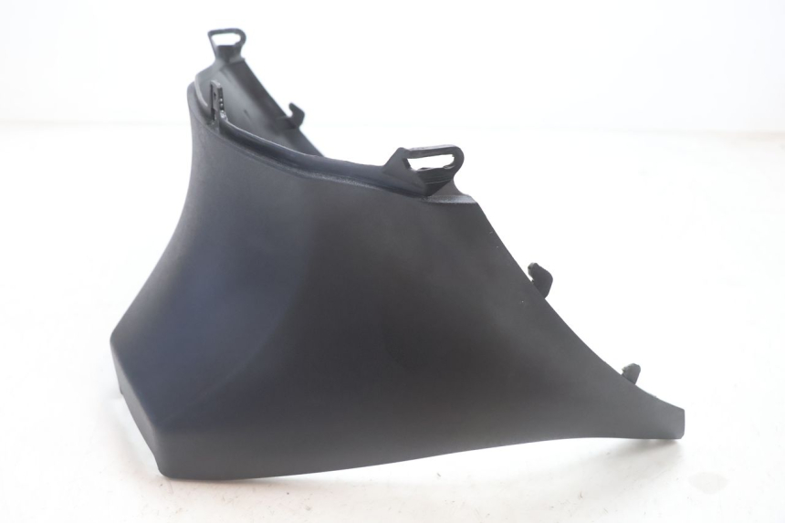 photo de COPERCHIO SOTTO SELLA PIAGGIO ZIP 2T 50 (2009 - 2019) - Dettaglio del componente