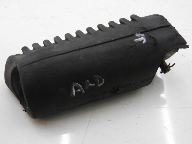 photo de PEDANA POSTERIORE DESTRA APRILIA LEONARDO ST 250 (2002 - 2005) - Vista principale