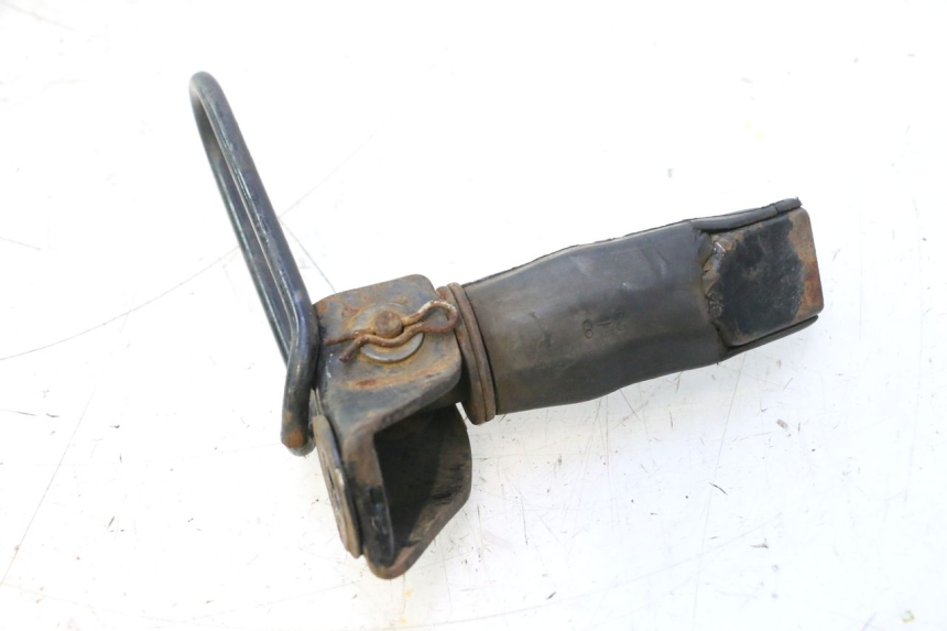 photo de PEDANA POSTERIORE DESTRA HONDA CB TWO FIFTY 250 (1991 - 2002) - Primo piano tecnico