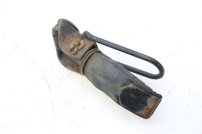 photo de PEDANA POSTERIORE DESTRA HONDA CB TWO FIFTY 250 (1991 - 2002) - Dettagli dei punti di fissaggio