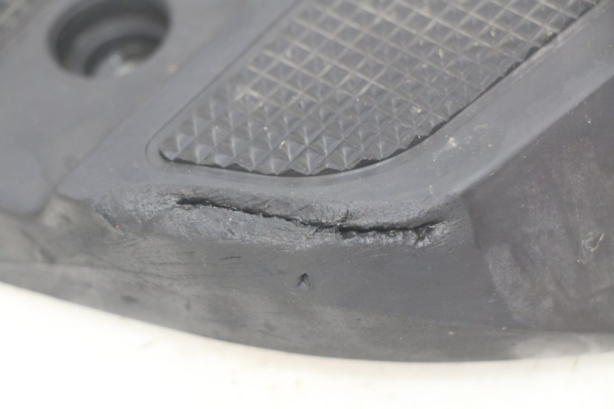 photo de PIANTAFERRO POSTERIORE DESTRO HONDA FES PANTHEON 2T 125 (1998 - 2002) - Primo piano tecnico