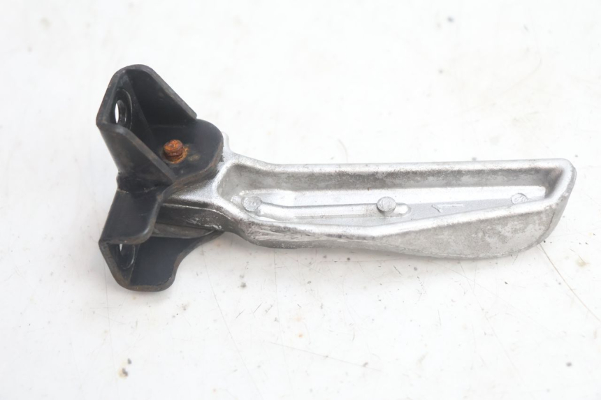 photo de PEDANA POSTERIORE DESTRA SYM FIDDLE 3 III 50 (2014 - 2020) - Primo piano tecnico