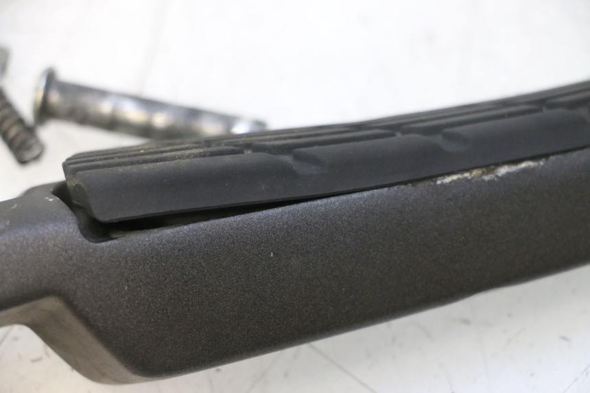 photo de PEDANA POSTERIORE DESTRA HONDA FJS SILVER WING SILVERWING 400 (2005 - 2008) - Dettaglio del componente