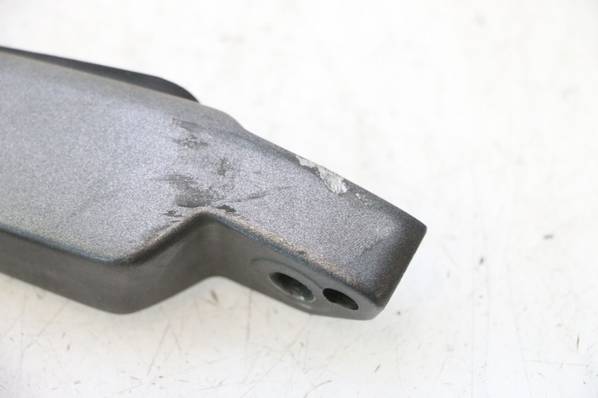 photo de PEDANA POSTERIORE DESTRA HONDA FJS SILVER WING SILVERWING 400 (2005 - 2008) - Dettagli dei punti di fissaggio