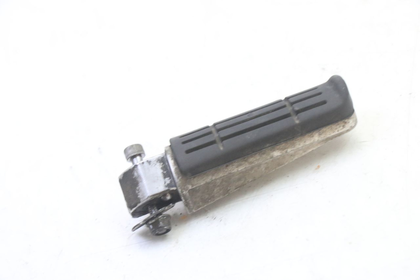 photo de PEDANA POSTERIORE DESTRA YAMAHA FZ6 FAZER S2 600 (2007 - 2011) - Dettaglio del componente