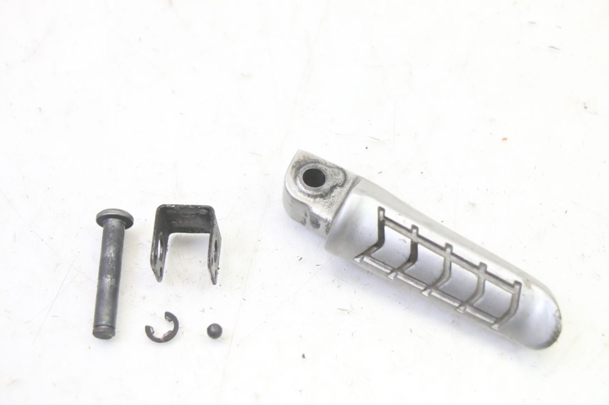 photo de PEDANA POSTERIORE DESTRA BMW G310 R 310 (2016 - 2020) - Dettaglio del componente