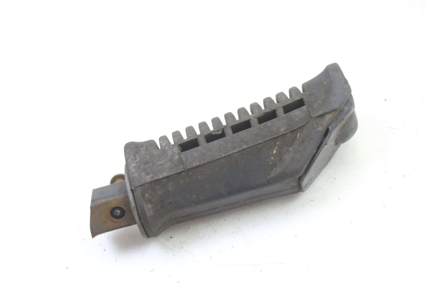 photo de PEDANA POSTERIORE DESTRA SUZUKI GS GSE 500 (2001 - 2003) - Primo piano tecnico