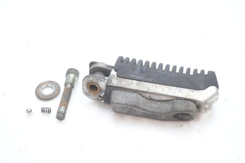 photo de PEDANA POSTERIORE DESTRA SUZUKI GSF N BANDIT 1200 (2001 - 2005) - Altra angolazione