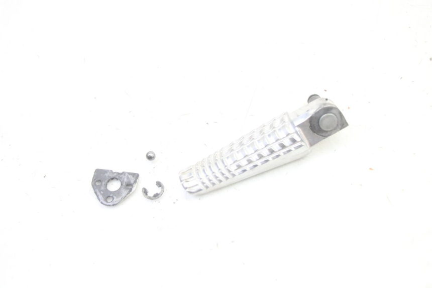 photo de PEDANA POSTERIORE DESTRA SUZUKI GSR 750 (2011 - 2017) - Zoom sullo stato d'uso