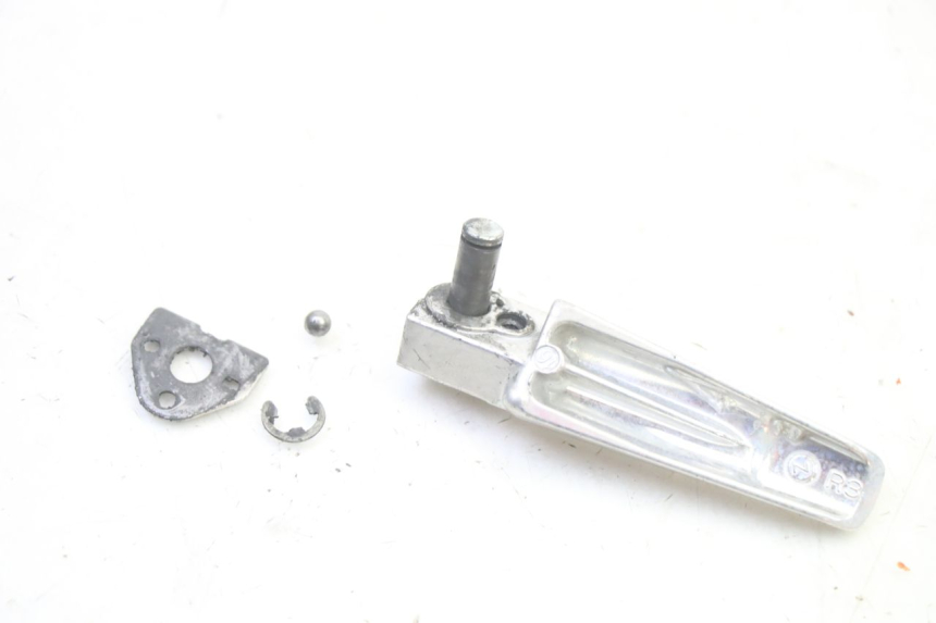 photo de PEDANA POSTERIORE DESTRA SUZUKI GSR 750 (2011 - 2017) - Altra angolazione