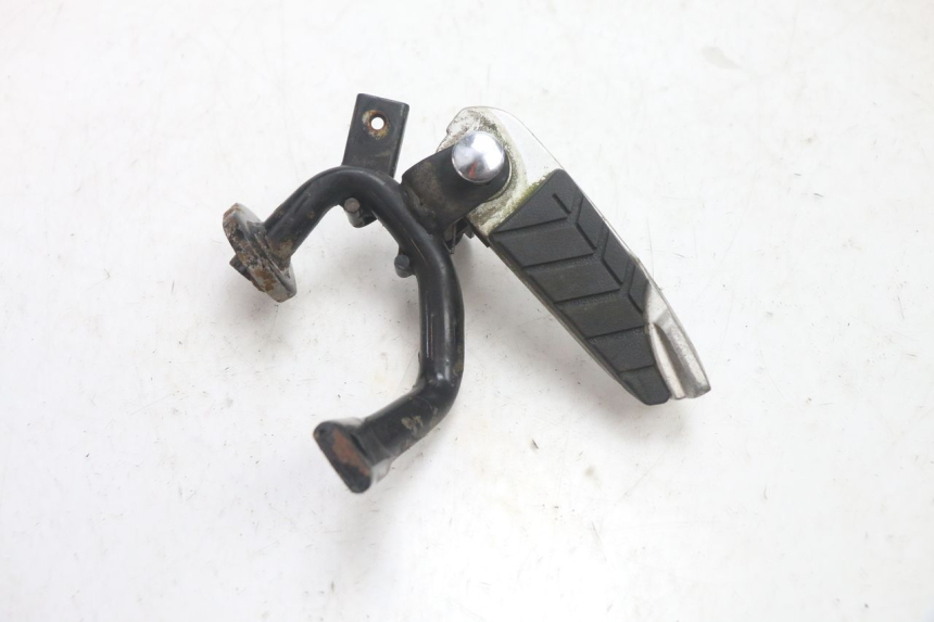 photo de PEDANA POSTERIORE DESTRA SYM GTS EVO 125 (2009 - 2013) - Zoom sullo stato d'uso