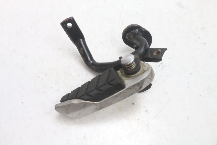 photo de PEDANA POSTERIORE DESTRA SYM GTS EVO 125 (2009 - 2013) - Altra angolazione