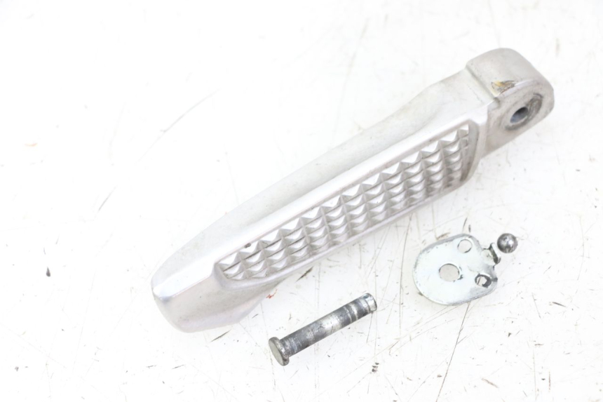 photo de PEDANA POSTERIORE DESTRA HONDA FORZA 125 (2021 - 2025) - Zoom sullo stato d'uso