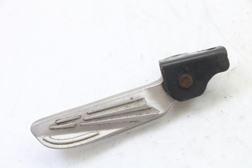 photo de PEDANA POSTERIORE DESTRA SYM JET 14 4T 50 (2018 - 2022) - Dettaglio del componente