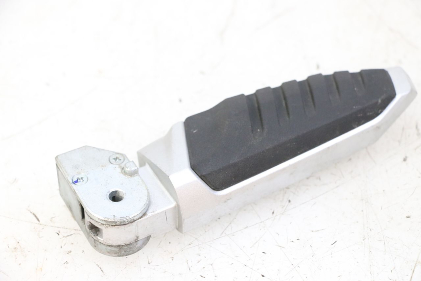 photo de PEDANA POSTERIORE DESTRA SYM JOYMAX 125 (2010 - 2017) - Vista principale