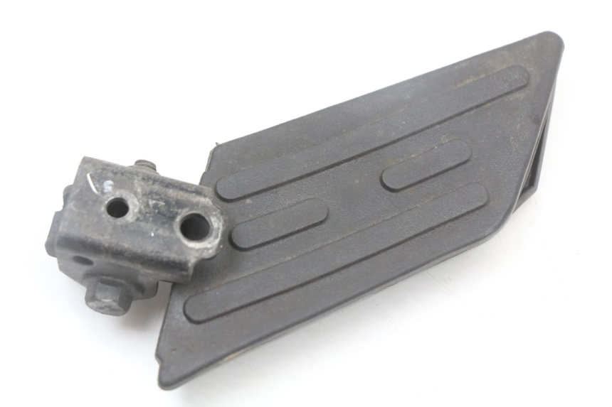 photo de Poggiapiedi posteriore destro PEUGEOT KISBEE 4T 50 (2018 - 2022) - Altra angolazione