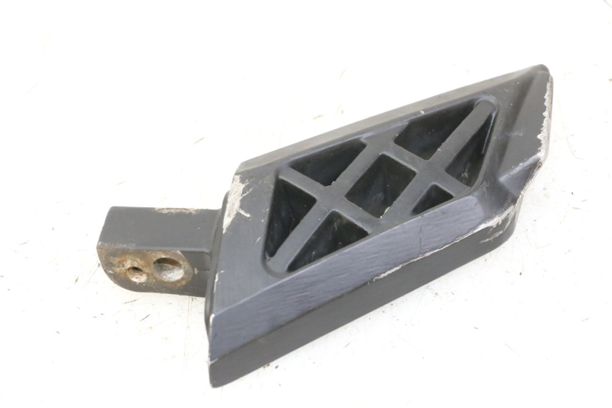 photo de Poggiapiedi posteriore destro PEUGEOT KISBEE 4T 50 (2018 - 2022) - Altra angolazione