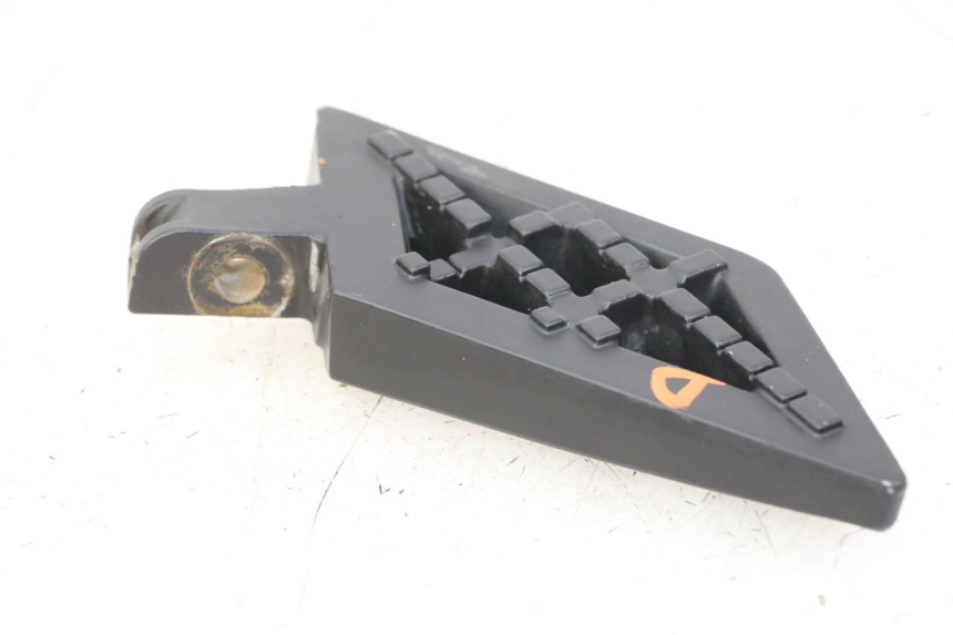 photo de Poggiapiedi posteriore destro PEUGEOT KISBEE 4T 50 (2018 - 2022) - Primo piano tecnico