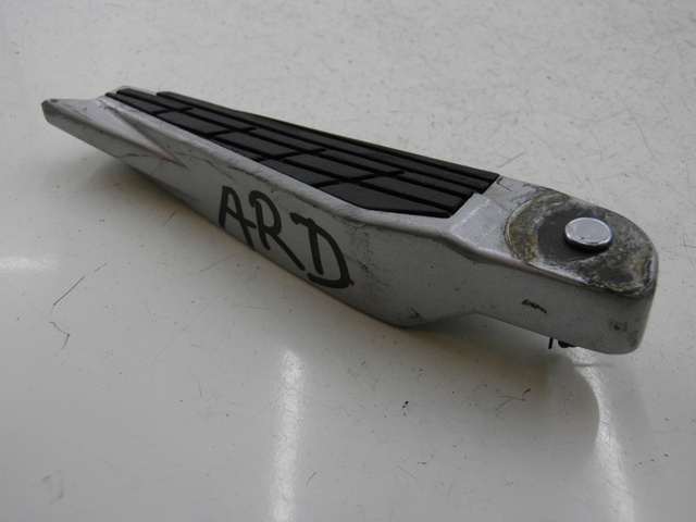 photo de Poggiapiedi posteriore destro KYMCO XCITING RI ABS 500 (2010) - Vista principale