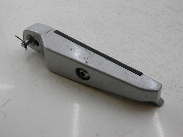 photo de Poggiapiedi posteriore destro KYMCO XCITING RI ABS 500 (2010) - Altra angolazione