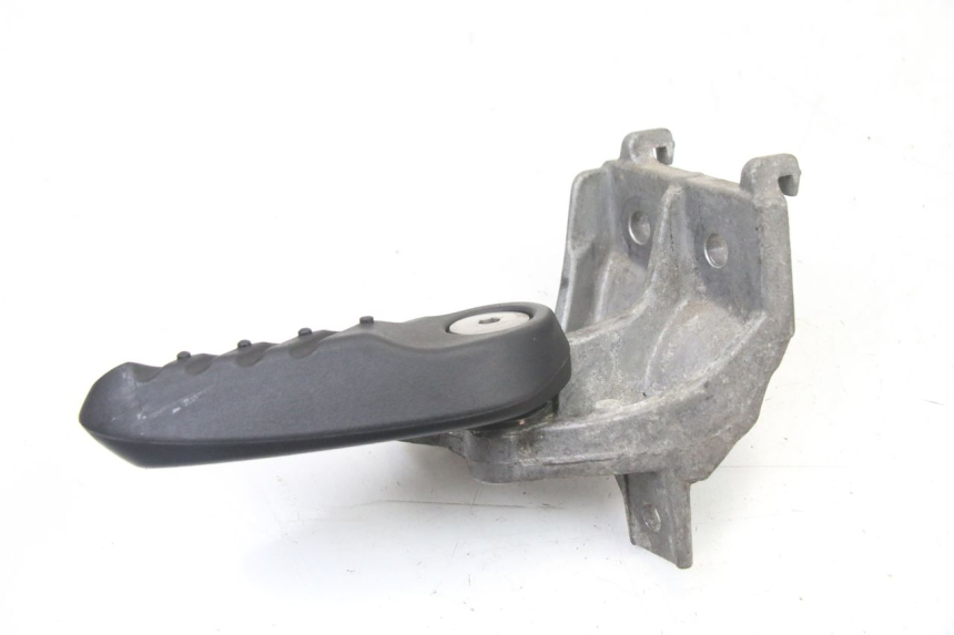 photo de PEDANA POSTERIORE DESTRA MBK OVETTO ONE 2T 50 (2013 - 2017) - Altra angolazione