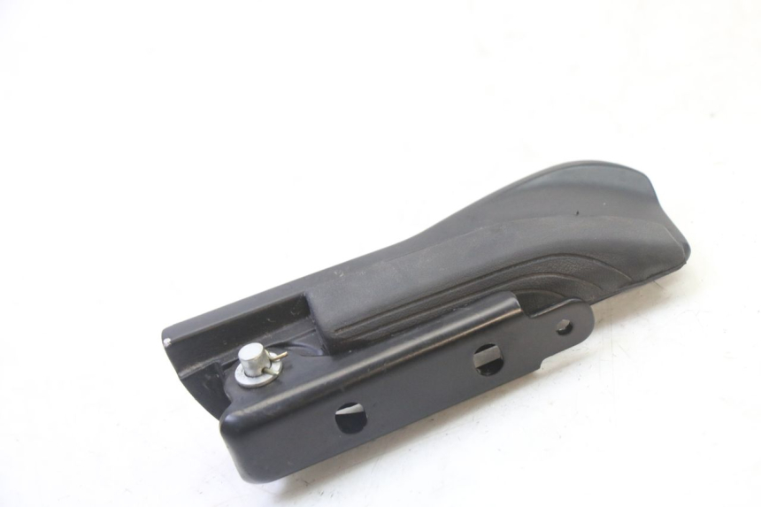 photo de PEDANA POSTERIORE DESTRA PIAGGIO MP3 HPE 310 (2024 - 2025) - Altra angolazione