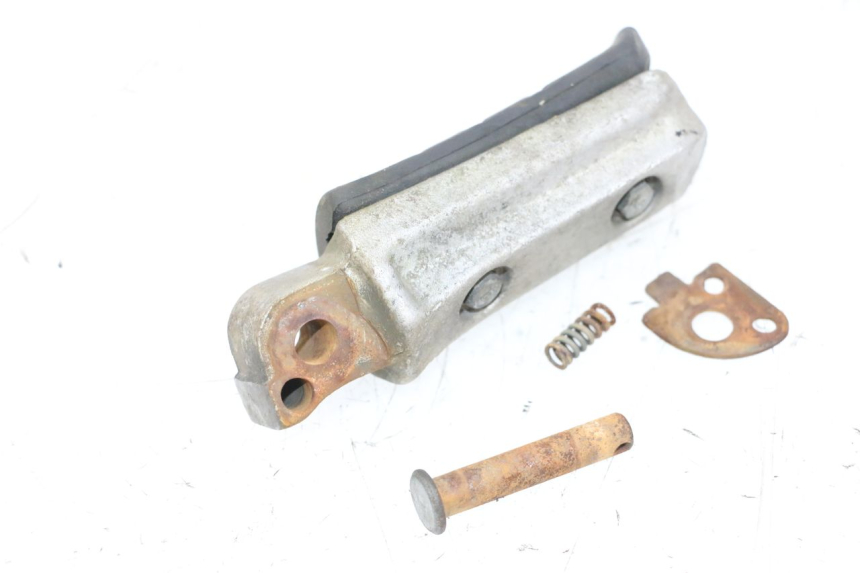 photo de PEDANA POSTERIORE DESTRA HONDA NSR R 125 (1994 - 2003) - Primo piano tecnico