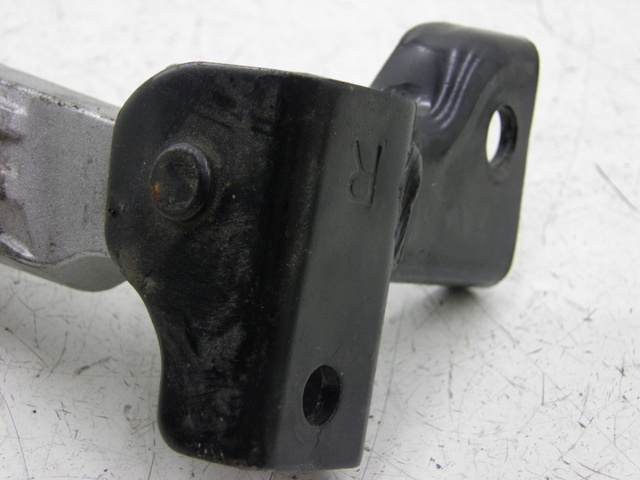 photo de Poggiapiedi posteriore destro PEUGEOT TWEET 125 (2010 - 2017) - Dettaglio del componente