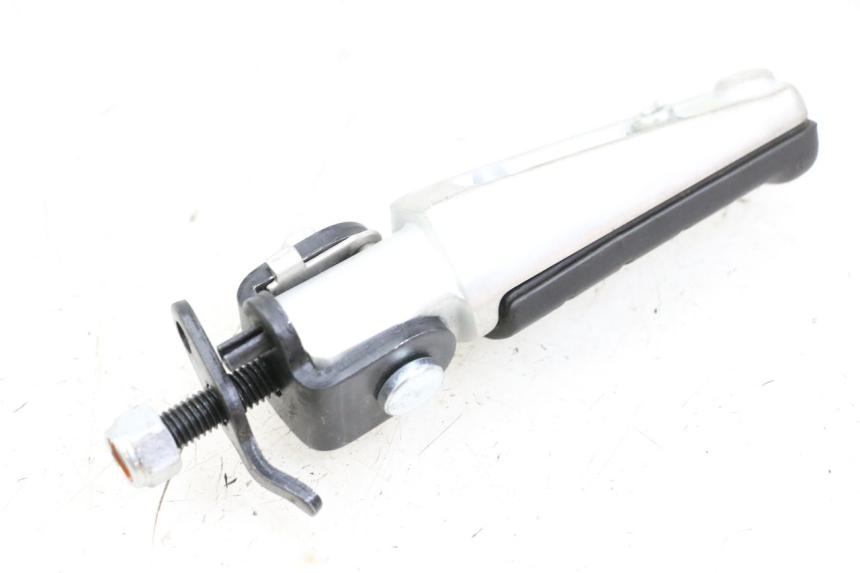 photo de PEDANA POSTERIORE DESTRA ROYAL ENFIELD CONTINENTAL GT 650 (2019 - 2024) - Zoom sullo stato d'uso